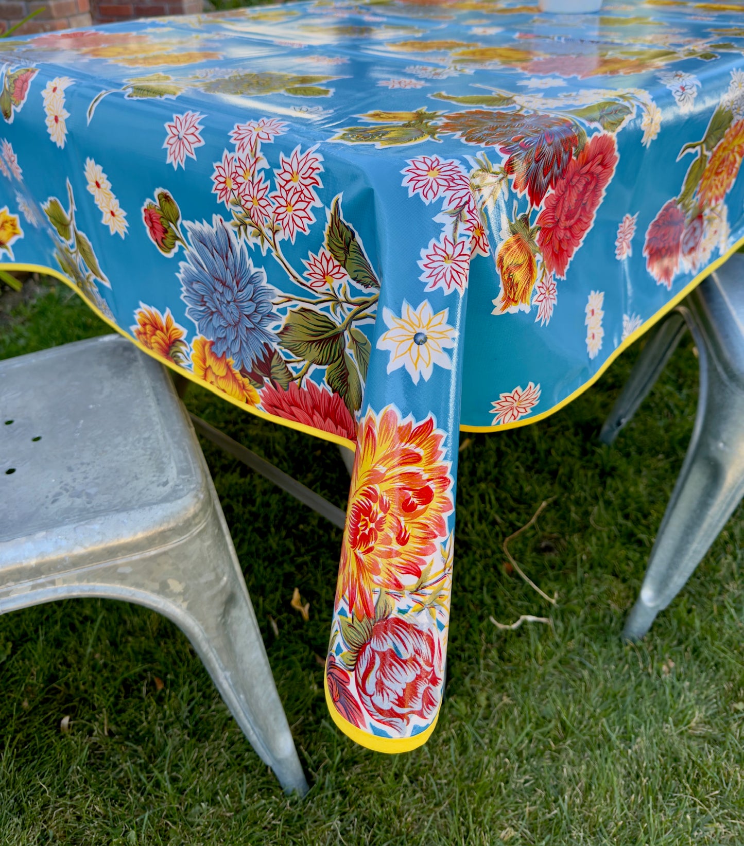 Light Blue Mums Oilcloth Tablecloths
