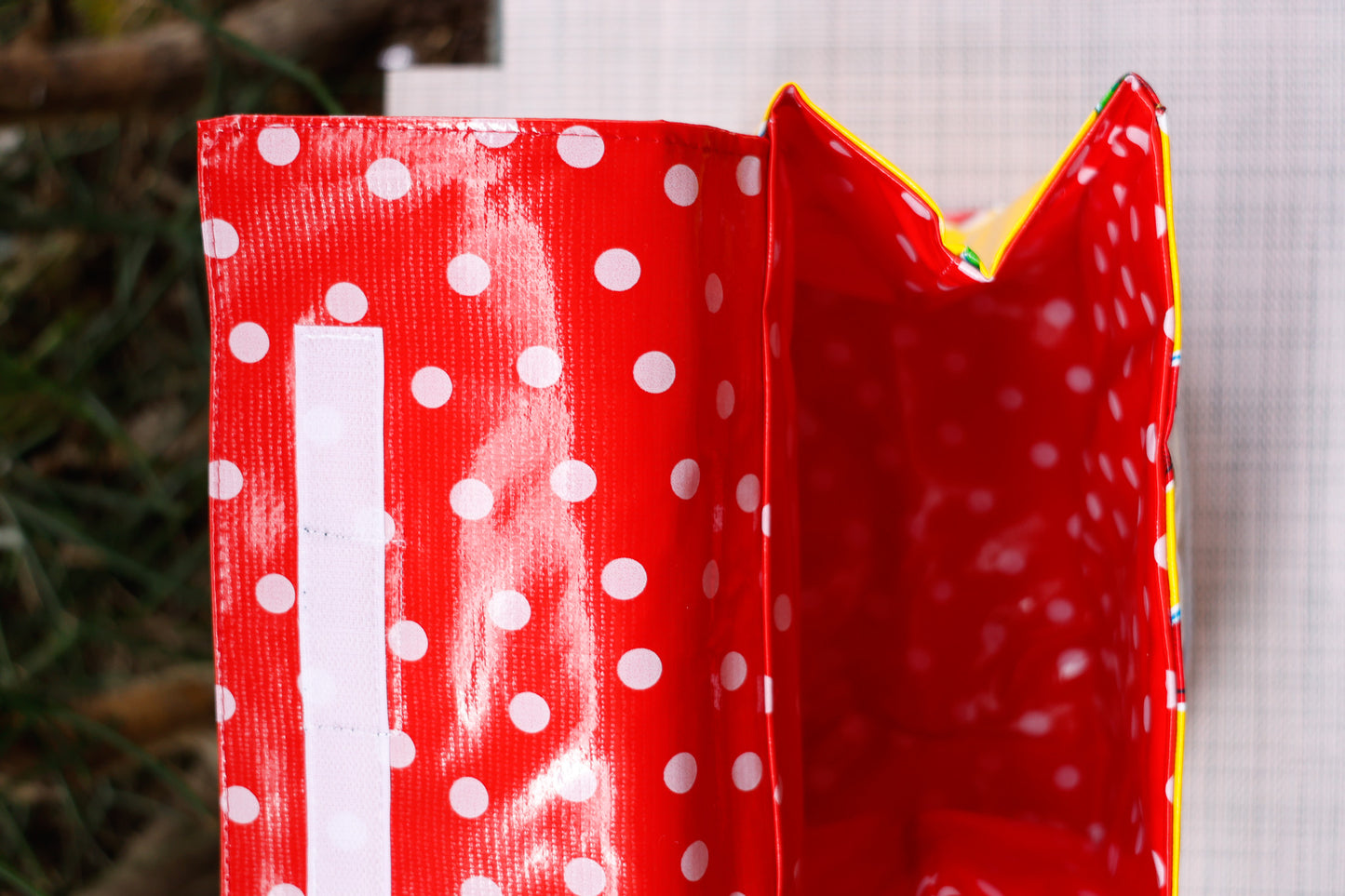 Oilcloth Insulated Lunch Bag - Yellow Chilis