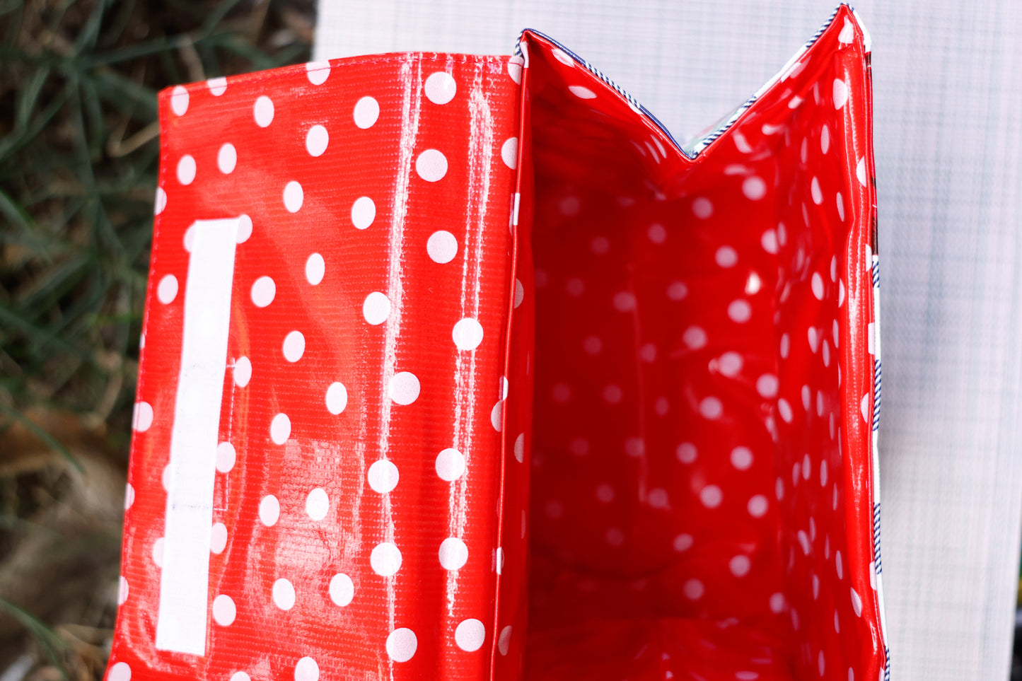 Oilcloth Insulated Lunch Bag - Blue Cafe Check with Fruit