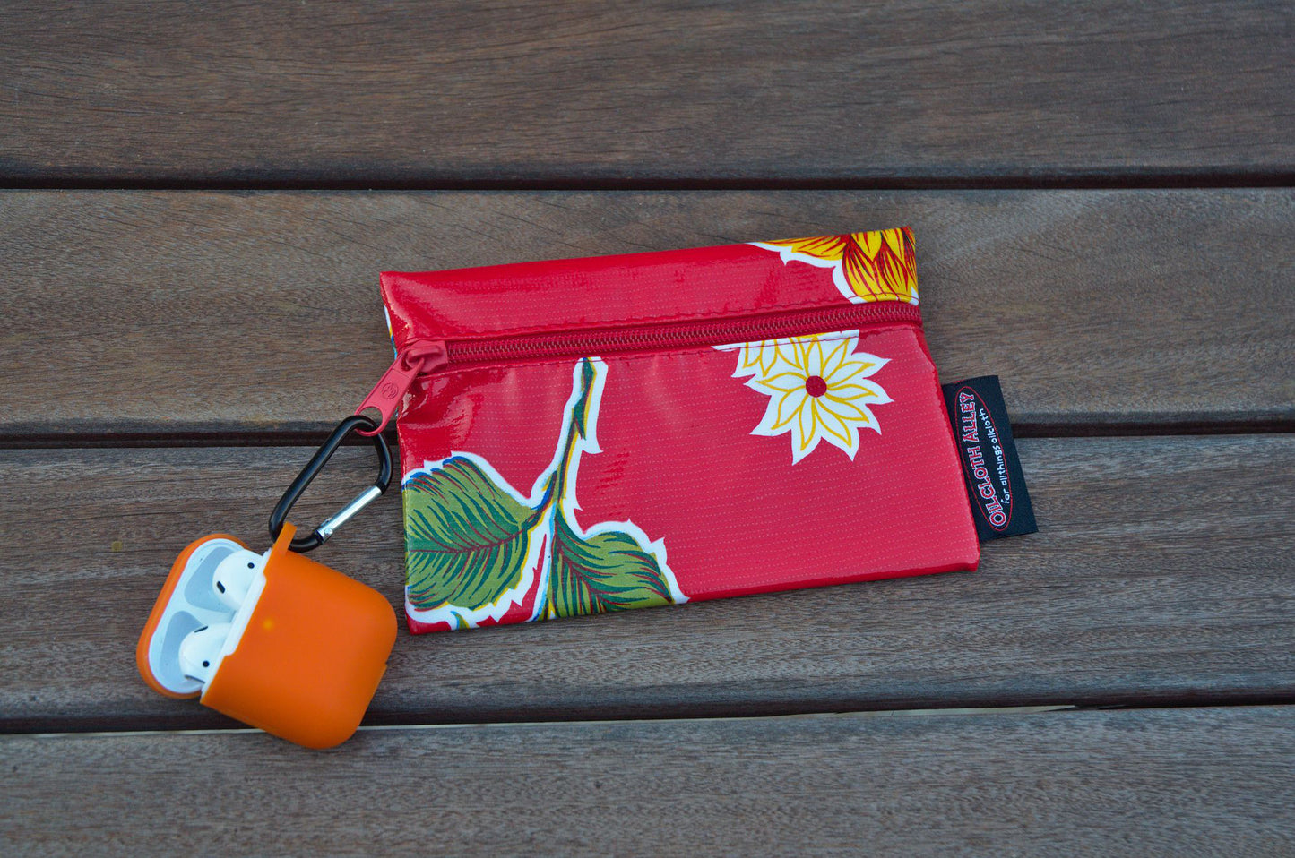 Small Oilcloth Lined Pouch - Red Mums
