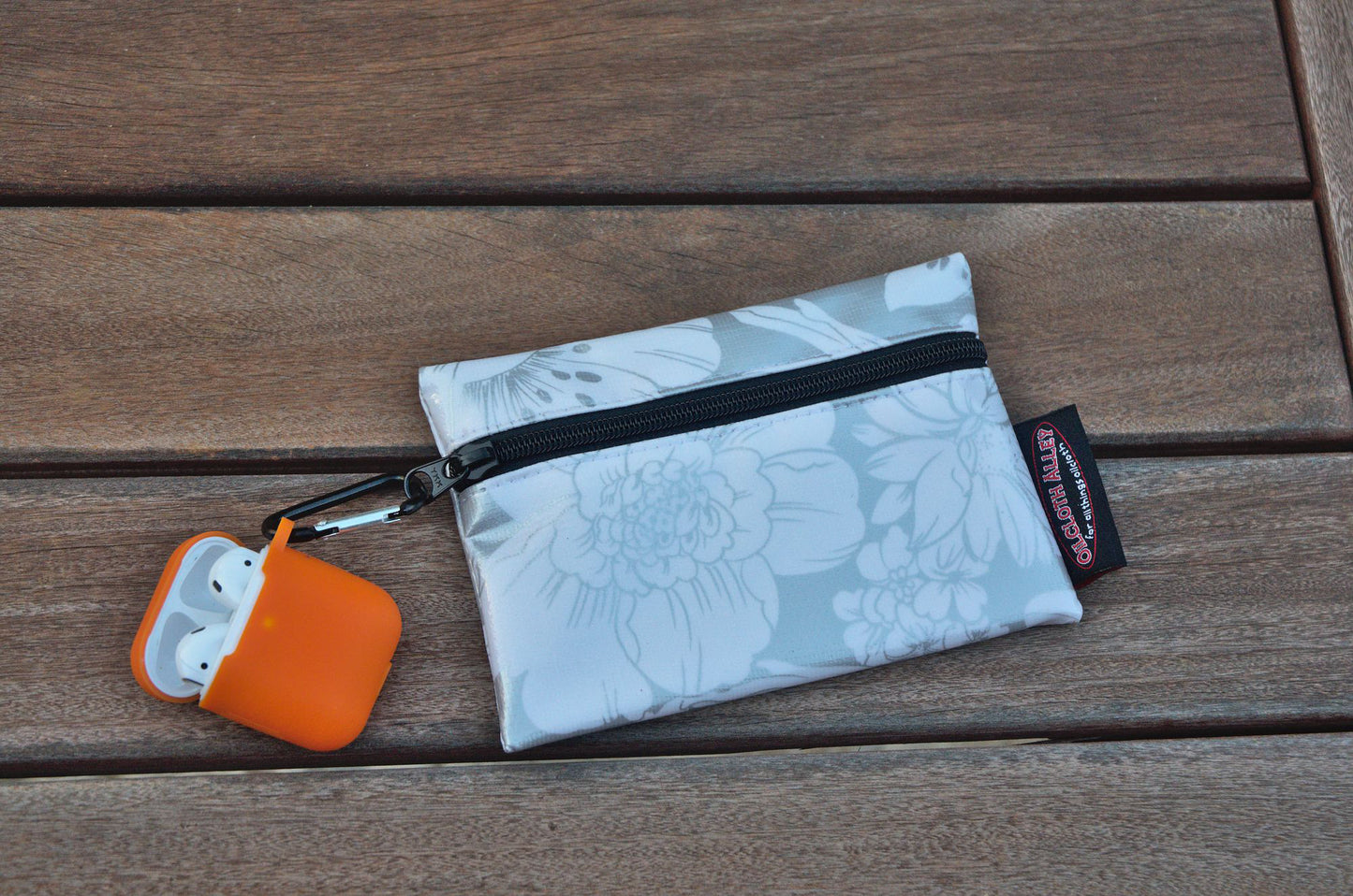 Small Oilcloth Lined Pouch - Silver Chantilly