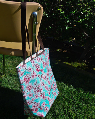 Reversible Oilcloth Totebag - Magenta Blossom with Black Gingham