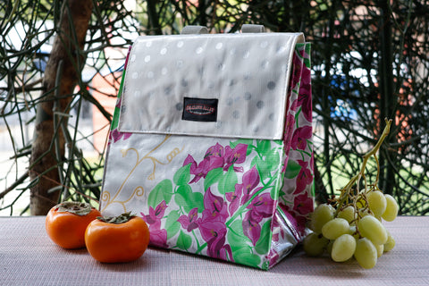 Oilcloth Insulated Lunch Bag - White Cherry – Oilcloth Alley