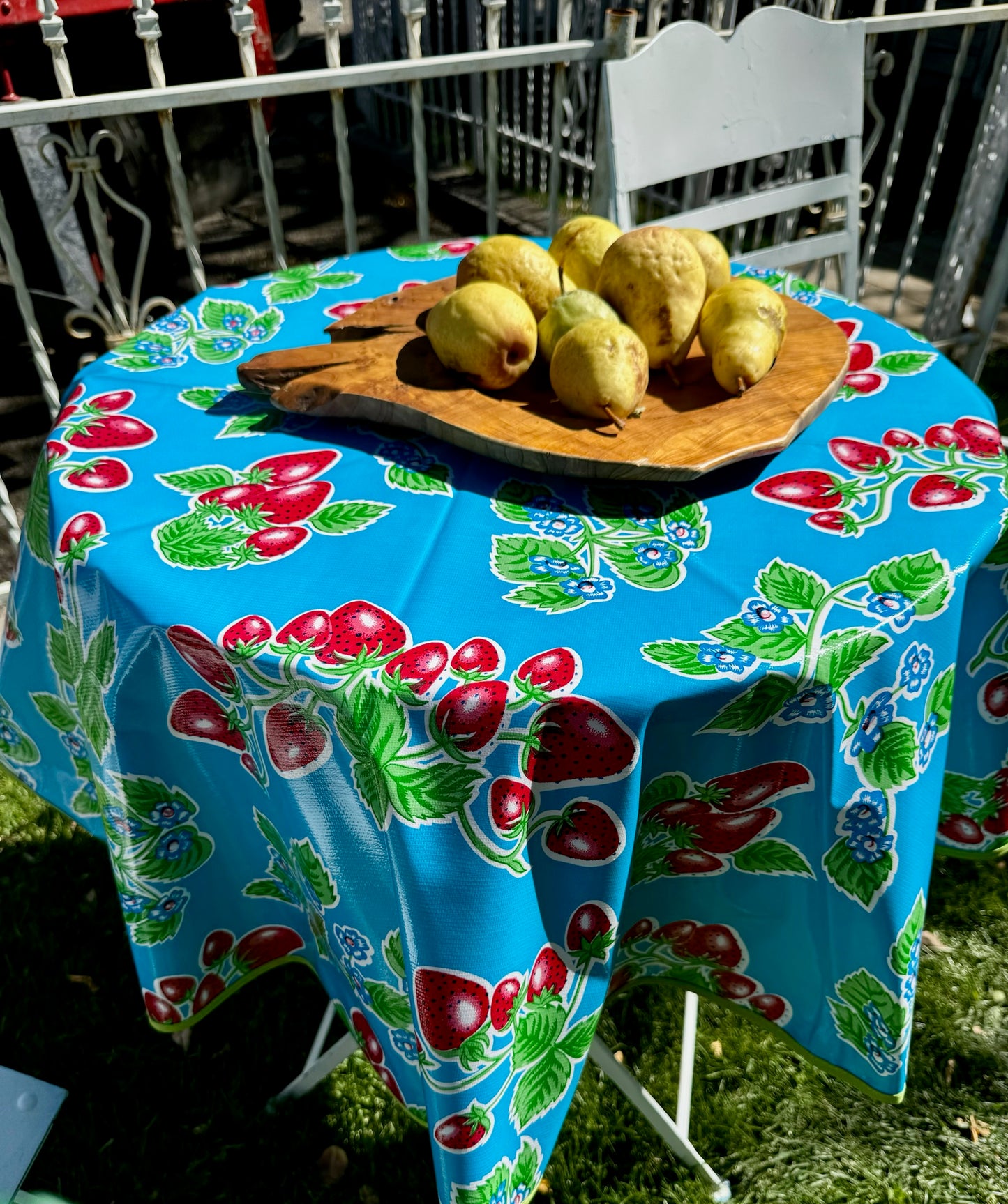 Round Light Blue Strawberry Oilcloth Tablecloths